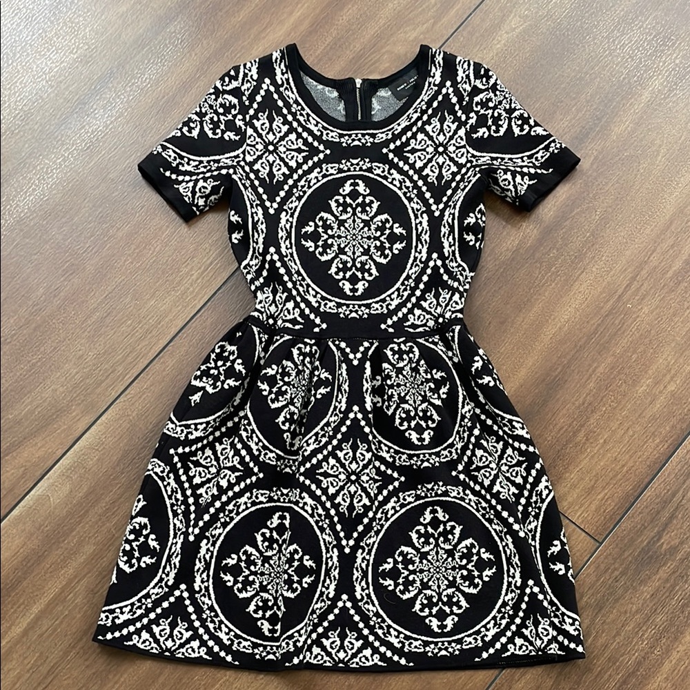 Romeo + Juliet, medium, Black and White knit Dress